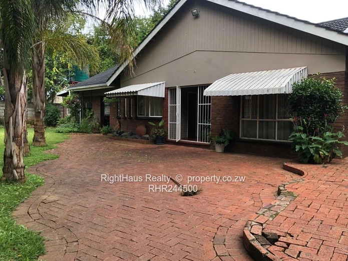 Walled 4-Bed Home with Lush Garden in New Alexandra Park (Sole Mandate)