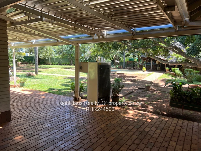 Walled 4-Bed Home with Lush Garden in New Alexandra Park (Sole Mandate)