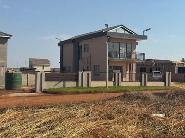 5 Bedroom Flat & Apartment